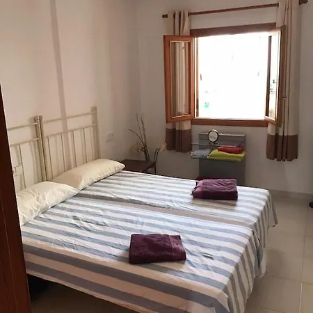 Apartment Puerto Town Centre With Balconies And Shared Pool Four Minutes From Beach *